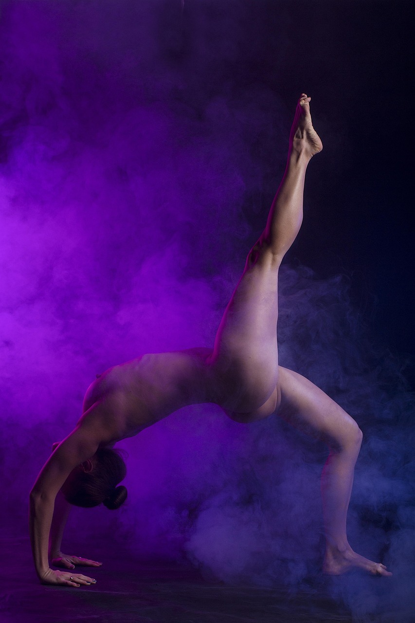 services-img-03 people, woman, yoga, adult, girl, art, young, beauty, portrait, model, artistic, fitness, sports, flexibility, flexible, lilac fitness, lilac yoga, lilac art, lilac beauty, lilac model, lilac portrait, lilac workout, lilac sports